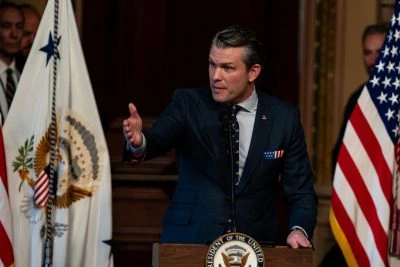 Гегсет зробив жорстку заяву про те, що Росія допомагає Ірану розвідданими