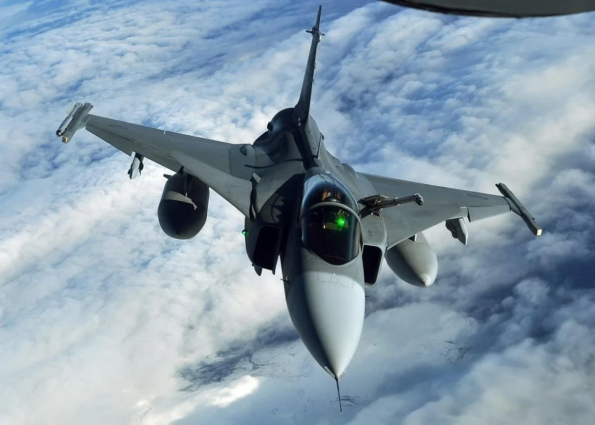 Україна очікує найближчим часом перші винищувачі Gripen, - Зеленський