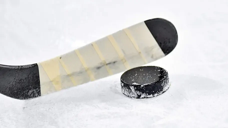Російські збірні повернули до хокейних турнірів, де зіграє Україна